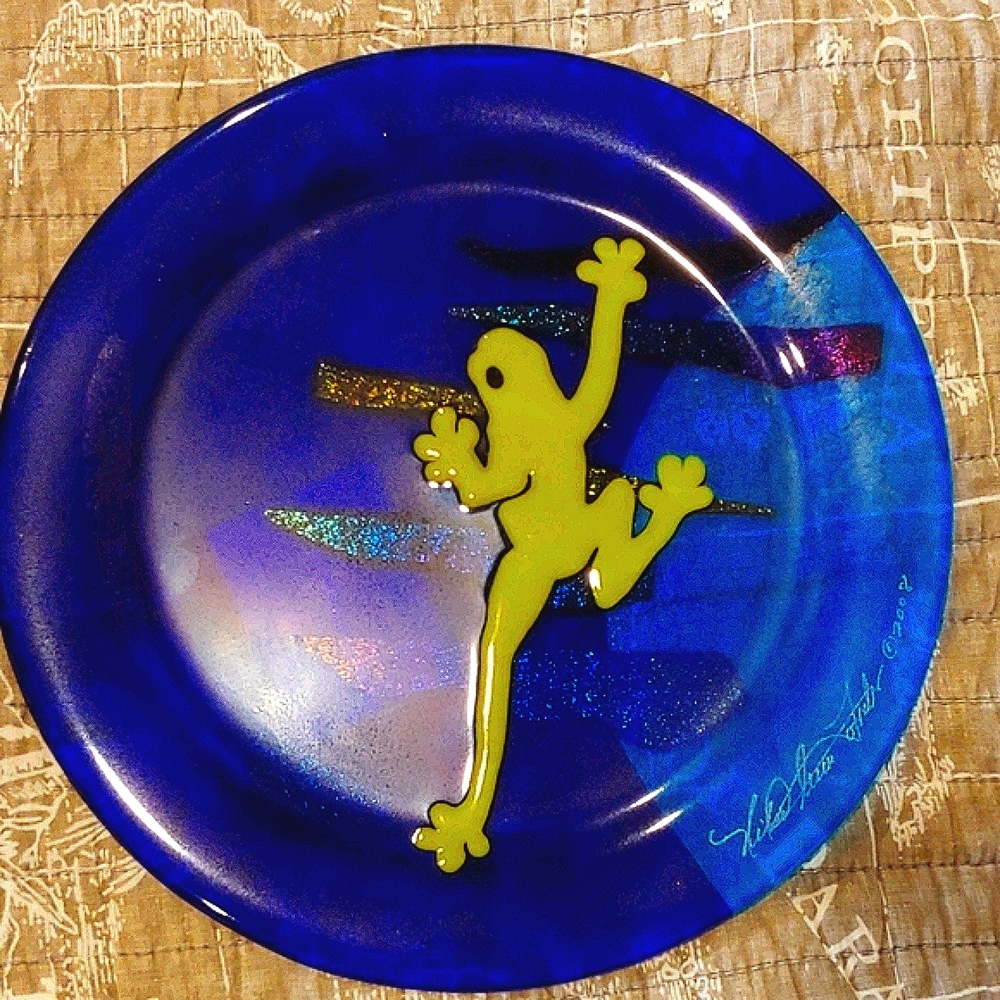 Gallery Hand Crafted Fused Art Glass Plate - Picture 4 of 5